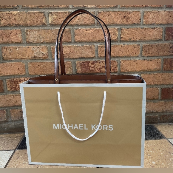 $258 Michael Kors Voyager Leather EW Tote Designer Bag MK Handbag - Picture 4 of 7
